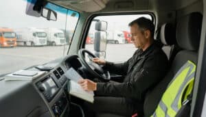 Salaire net d’un chauffeur routier : ce qu’il faut prévoir
